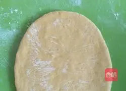 Illustration of how to make two-color rugby steamed buns 3