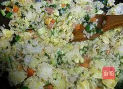 Illustration of how to make egg fried rice 6