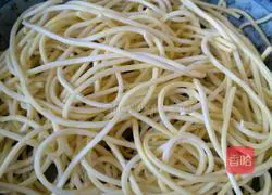 Steam Illustration of how to make noodles 4