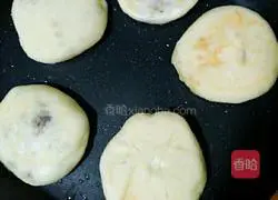 Illustration of how to make vegetable beef patties 17