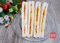 Illustration of how to make meat floss sandwich 6