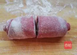 Illustration of how to make rose steamed buns (red yeast powder) 10