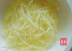 Illustration of how to make shredded potato pancakes 4