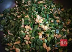 Illustration of how to make leek and egg buns 4