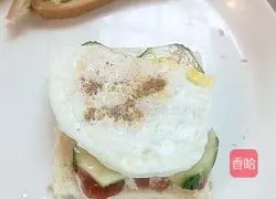 Illustration of how to make breakfast sandwiches 11