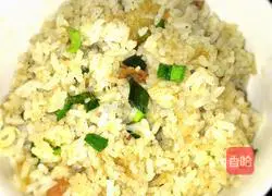 Illustration of how to make lard fried rice 3