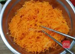 Illustration of how to make carrot buns 4