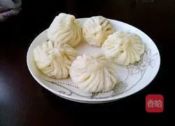 Illustration of how to make water chestnuts, shrimps and pork buns 21