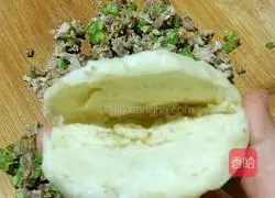 Illustration of how to make salt and pepper dough buns and meat buns 12