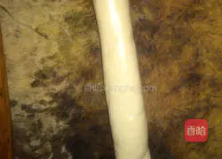 Illustration of how to make small oil cakes 7