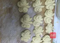 Butterfly Buns Illustration of how to do it 13