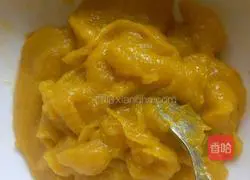 Illustration of how to make pumpkin cake 3