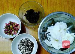 Illustration of how to make rose flower cake 1