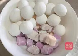Illustration of how to make glutinous rice balls and taro balls stuffed with roses 1