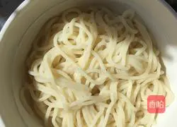 Illustration of how to make cabbage fried noodles 3