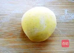 Illustration of how to make pumpkin bean noodle steamed buns 12