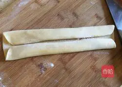 Illustration of how to make chewy egg noodles 7