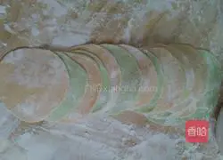 Illustration of how to make leek and egg dumplings 3