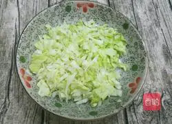 Illustration of how to make cabbage fried rice 2