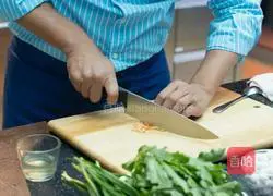 Illustration of how to make Hakka salty glutinous rice balls 4