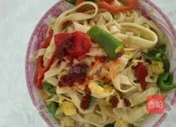 Illustration of how to make fried noodles with double pepper and egg 12