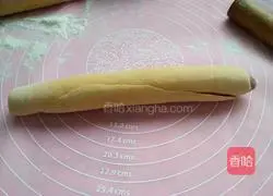 Illustration of making butterfly steamed buns 8