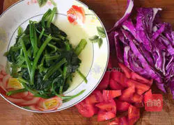 Illustration of how to make cartoon glutinous rice balls 1