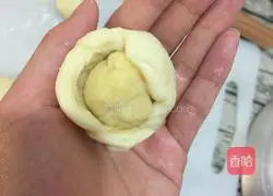 Illustration of how to make meat floss cakes 3