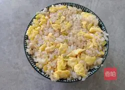 Illustration of how to make egg fried rice 11