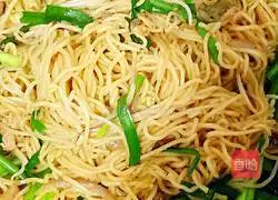 Cantonese style soy sauce fried noodles illustration 9