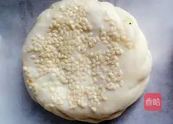 Illustration of cutting the edge of sesame cakes 11