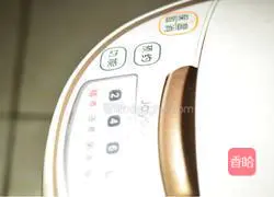 Illustration of braised rice with sausage, carrot and mushroom 7