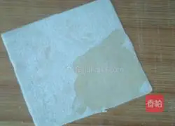 Illustration of how to make fried wonton wrappers 2