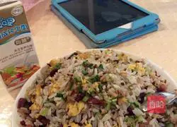 Illustration of how to make fried rice with preserved eggs 5