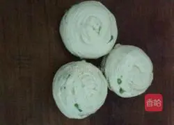 Illustration of how to make scallion pancake 5