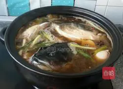 Illustration of how to make stewed fish head cakes 5