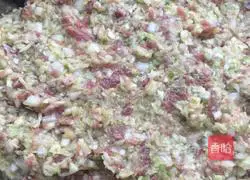 Illustration of making dumplings stuffed with pork and cabbage 7