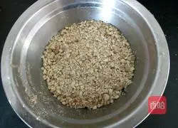 Illustration of how to make glutinous rice balls with peanut filling 1