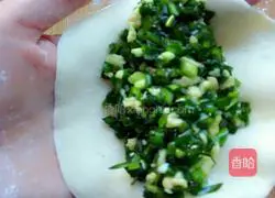 Illustration of how to make leek and egg pie 6