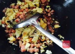 Illustration of how to make homemade fried rice 8