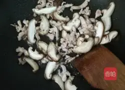 Illustration of how to make fried noodles with mushrooms 5