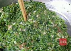 Illustration of how to make dumplings stuffed with pork and vegetables 4