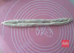 Illustration of how to make scallion pancake 11