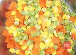 Illustration of how to make bacon and egg fried rice 6