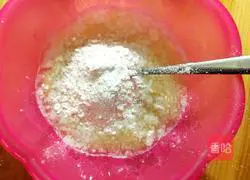 Illustration of how to make American-style banana pancakes 3