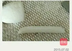 Illustration of how to make steamed buns stuffed with jelly and chives 5