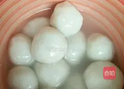 Illustration of making glutinous rice balls stuffed with bean paste 7