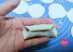 Illustration of how to make leek and egg dumplings 11