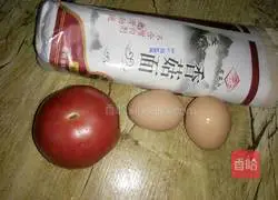 Illustration of how to make tomato and egg fried noodles 1