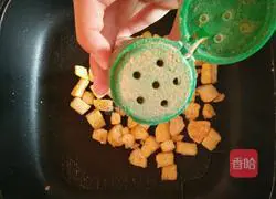 Illustration of home-style fried steamed buns 7